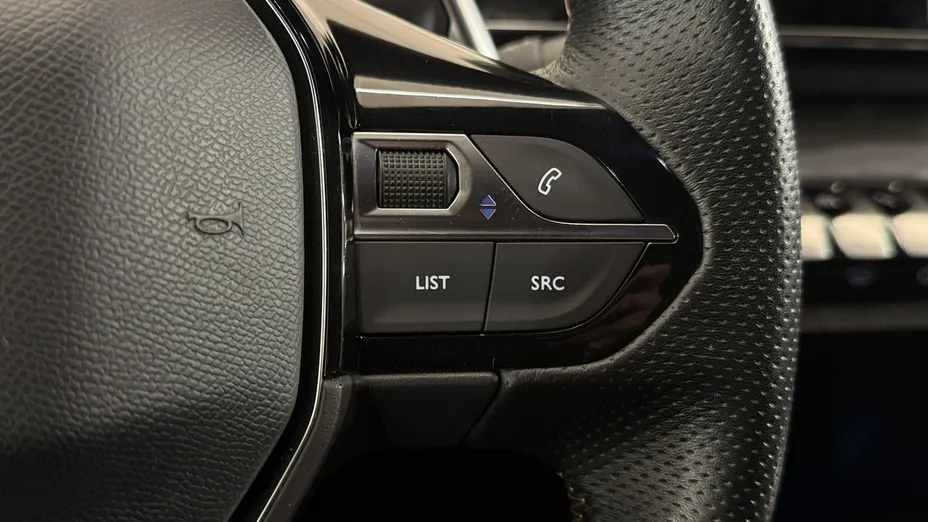 PEUGEOT 3008 -