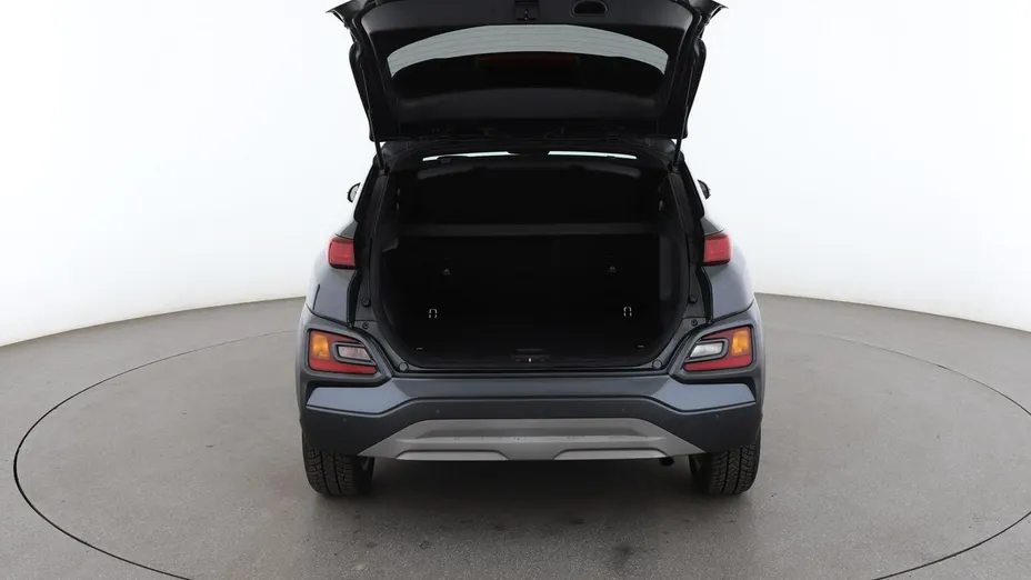 HYUNDAI Kona -