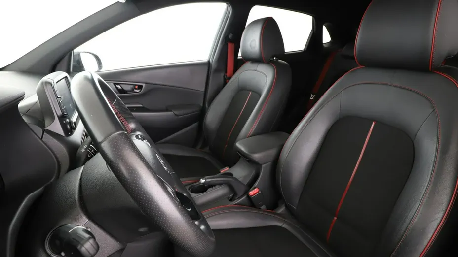 HYUNDAI Kona -