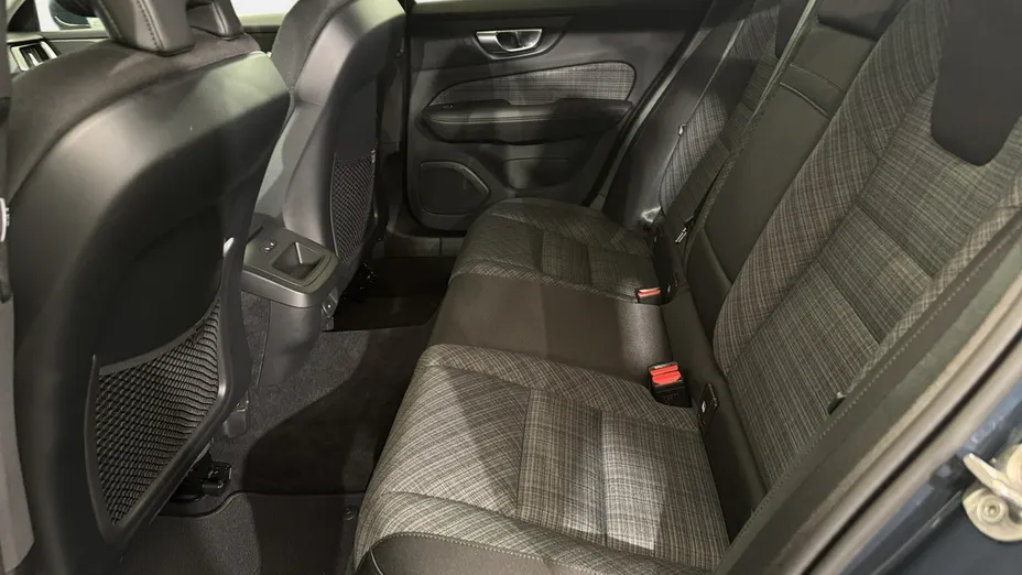 VOLVO V60 -