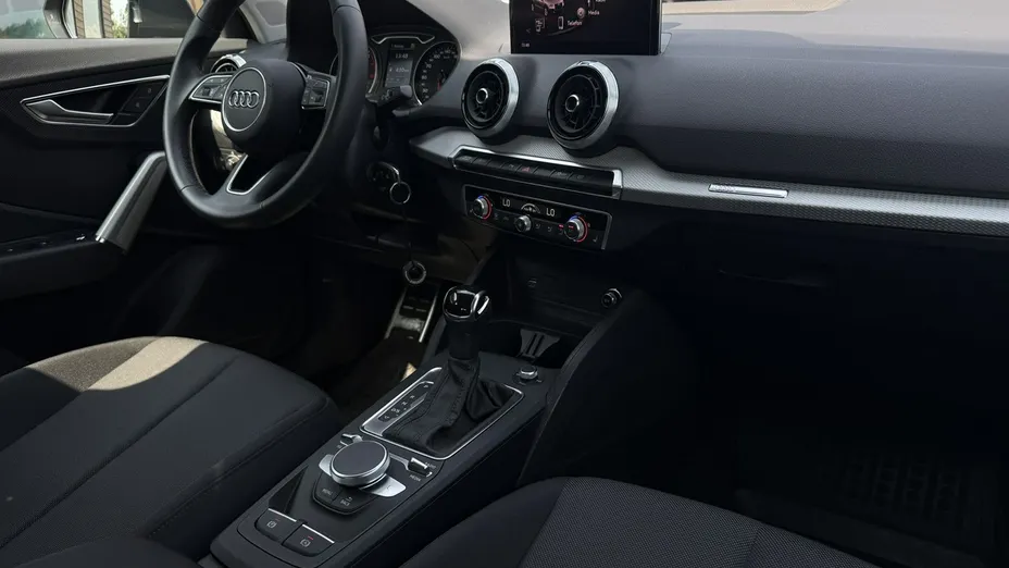 AUDI Q2 -