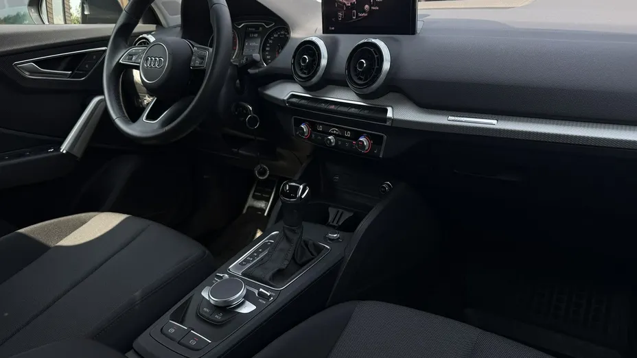 AUDI Q2 -
