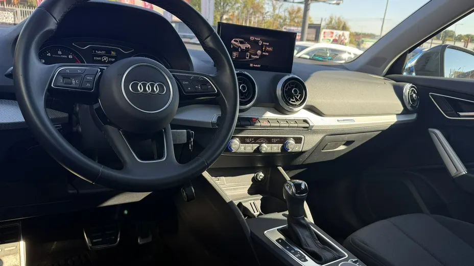 AUDI Q2 -