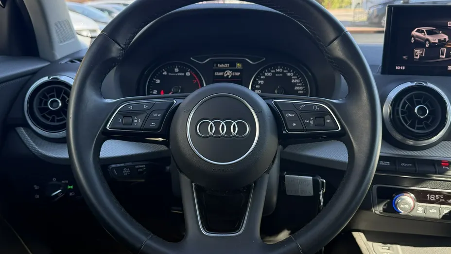 AUDI Q2 -