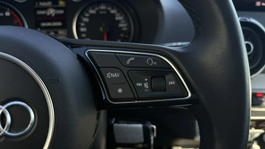 AUDI Q2 -