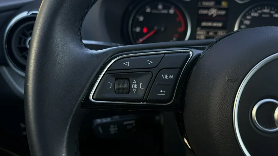 AUDI Q2 -