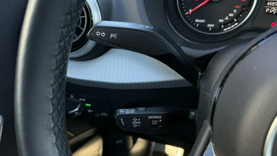 AUDI Q2 -