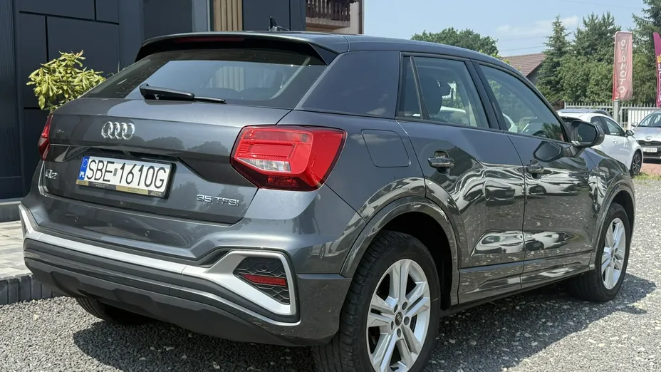 AUDI Q2 -