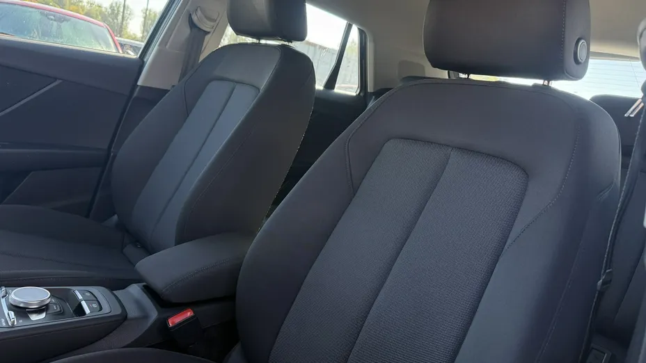 AUDI Q2 -
