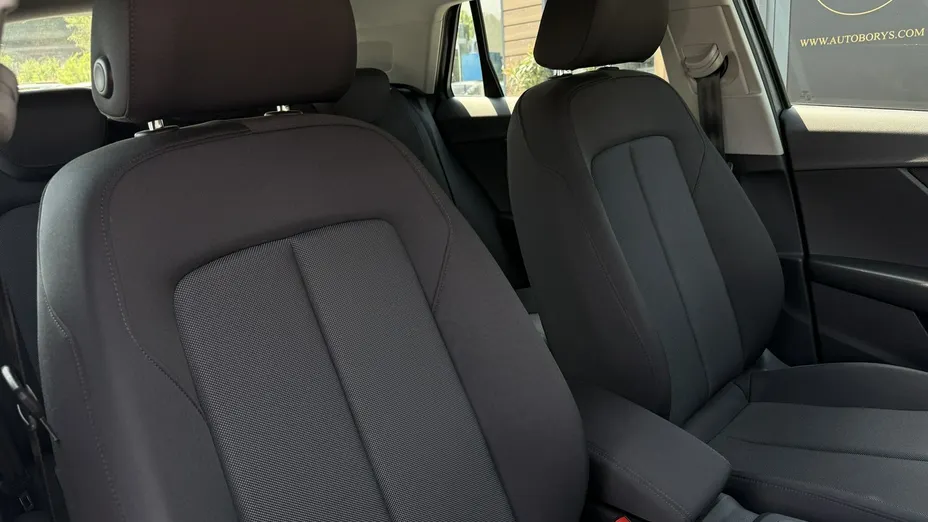 AUDI Q2 -