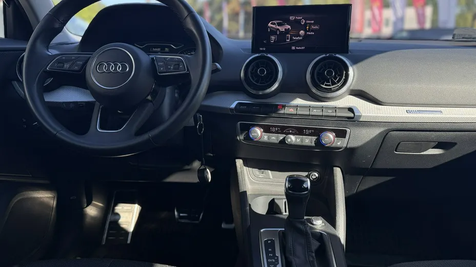 AUDI Q2 -