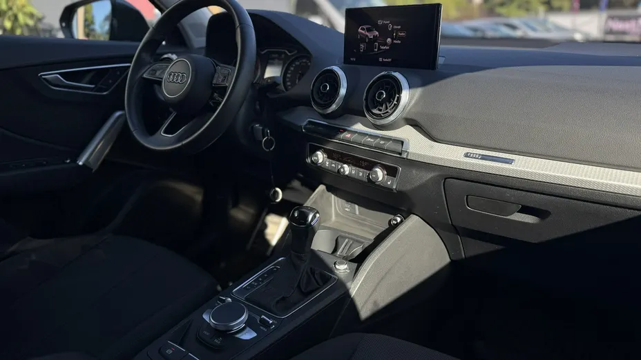 AUDI Q2 -