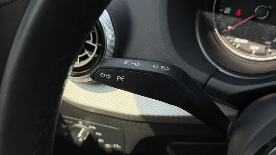 AUDI Q2 -