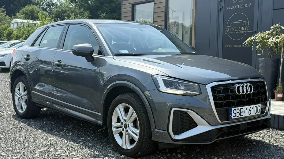 AUDI Q2 -