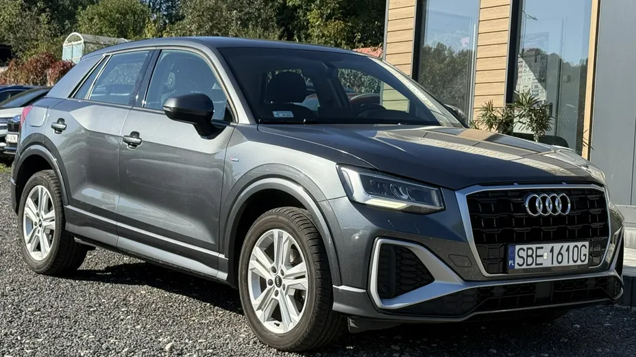 AUDI Q2 -
