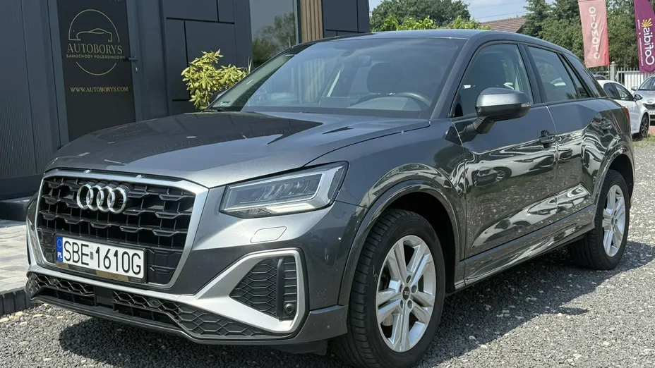 AUDI Q2 -