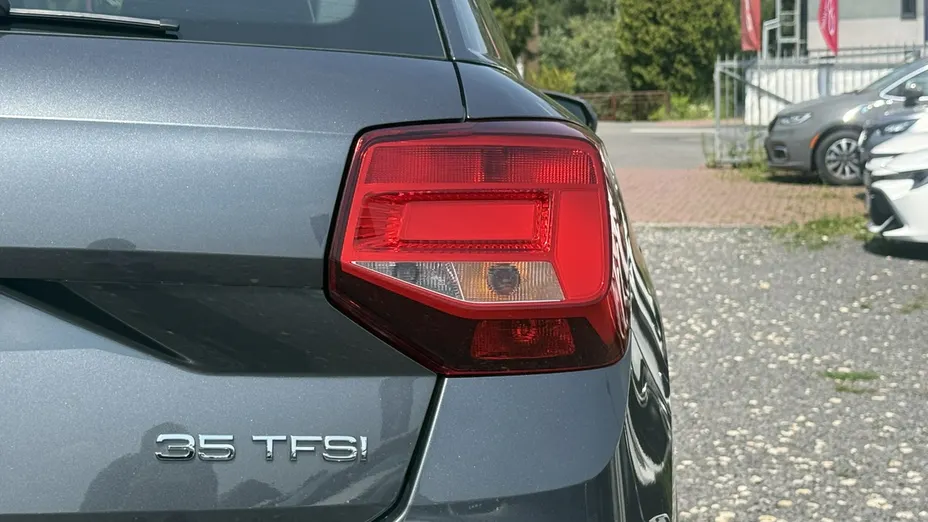 AUDI Q2 -