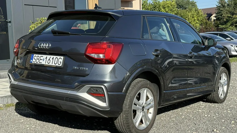 AUDI Q2 -