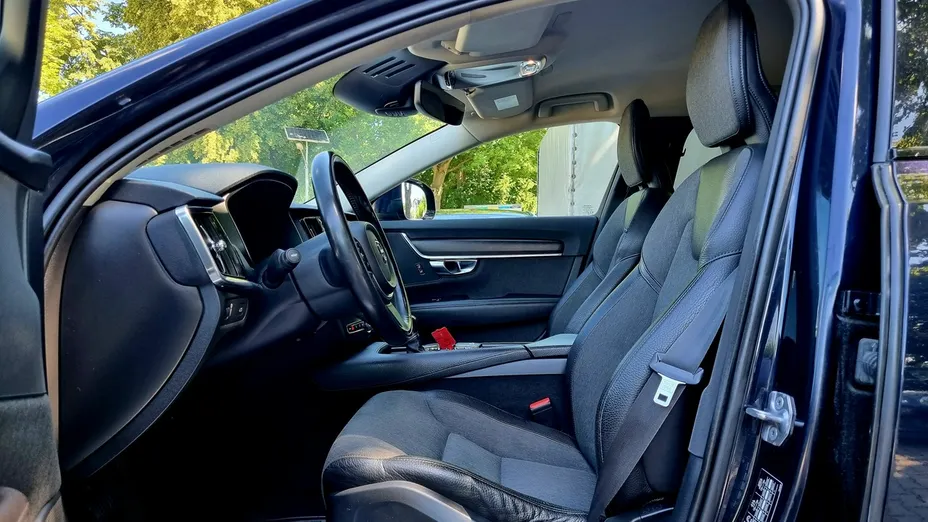 VOLVO V90 -