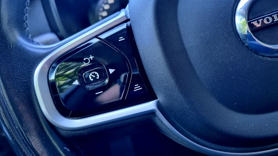 VOLVO V90 -