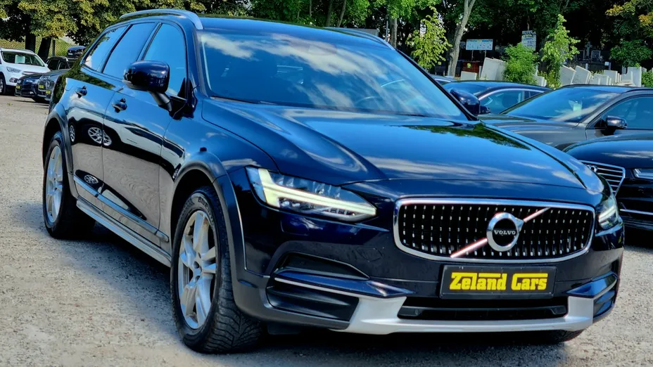 VOLVO V90 -