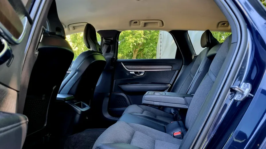 VOLVO V90 -