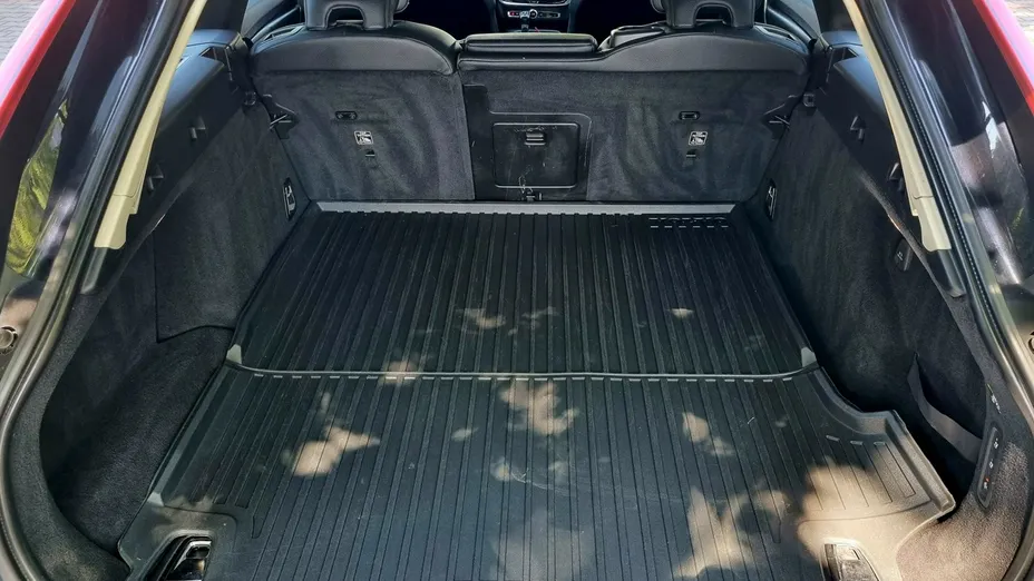 VOLVO V90 -