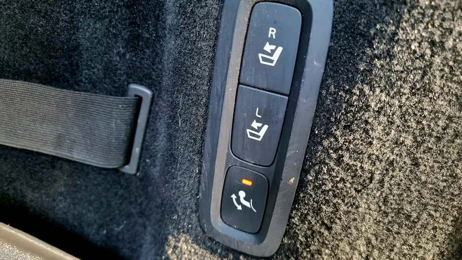 VOLVO V90 -