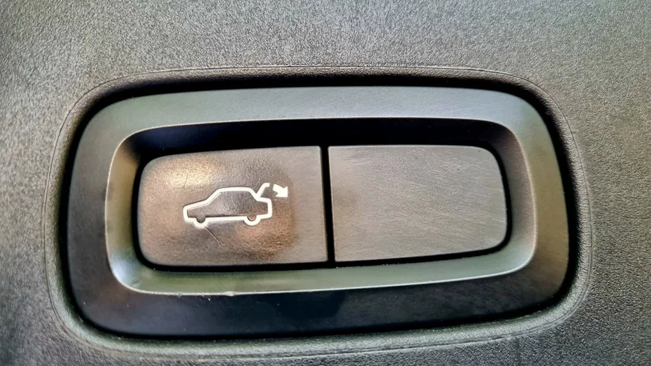 VOLVO V90 -