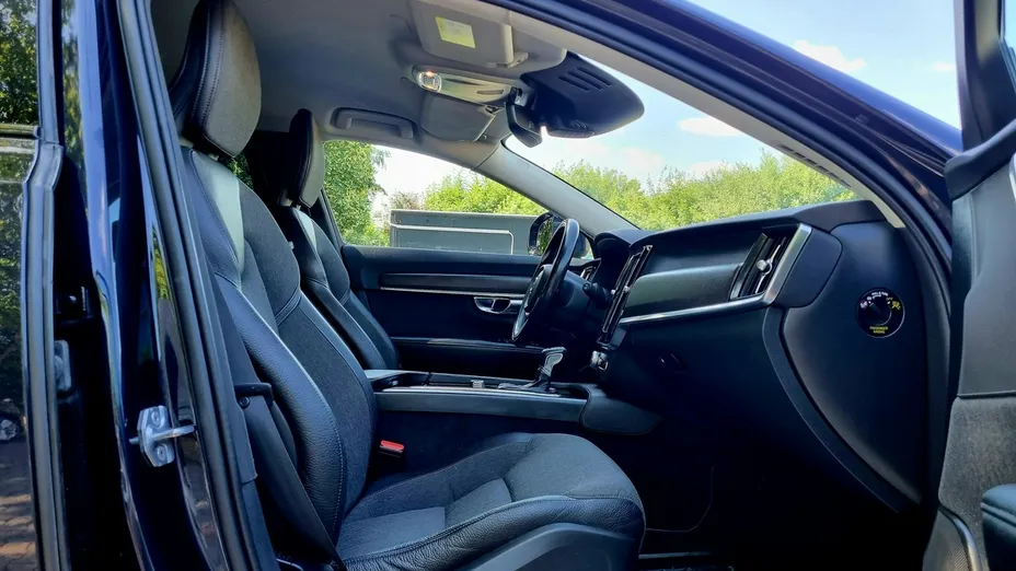 VOLVO V90 -