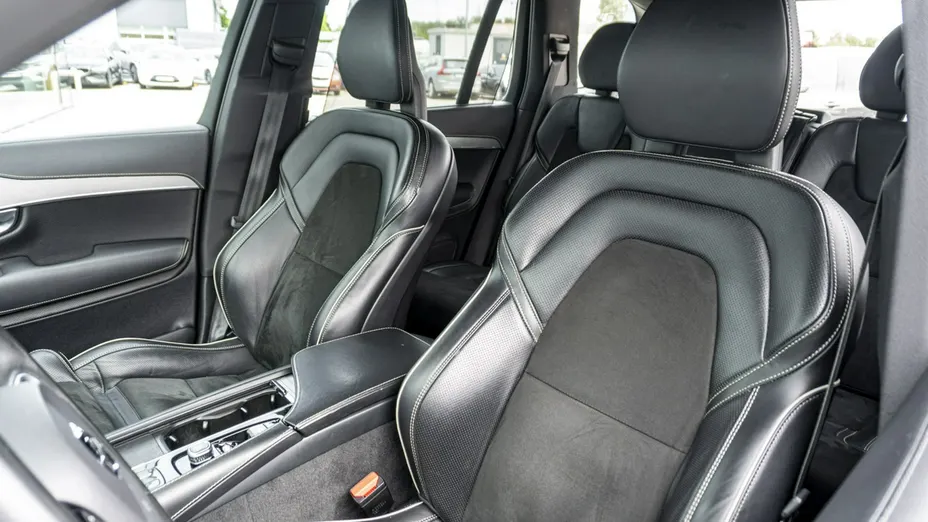 VOLVO XC90 -