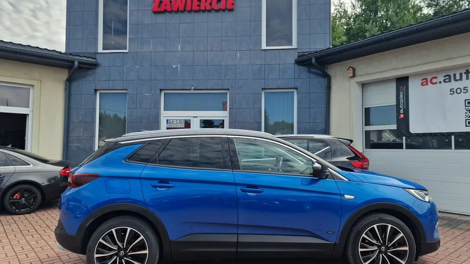 OPEL Grandland X -