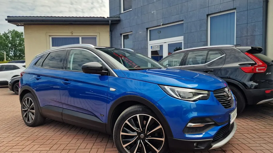 OPEL Grandland X -