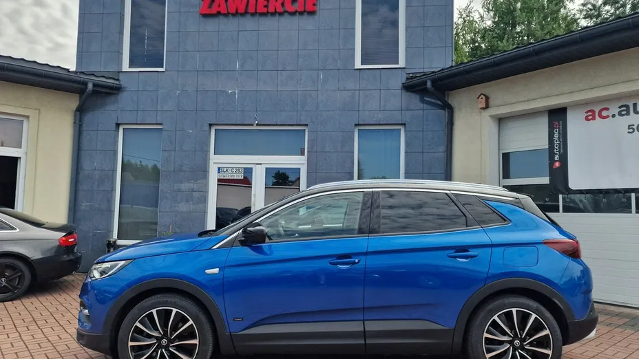 OPEL Grandland X -