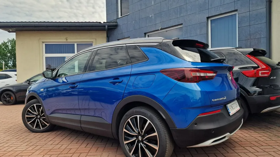 OPEL Grandland X -