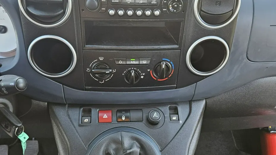PEUGEOT Partner -