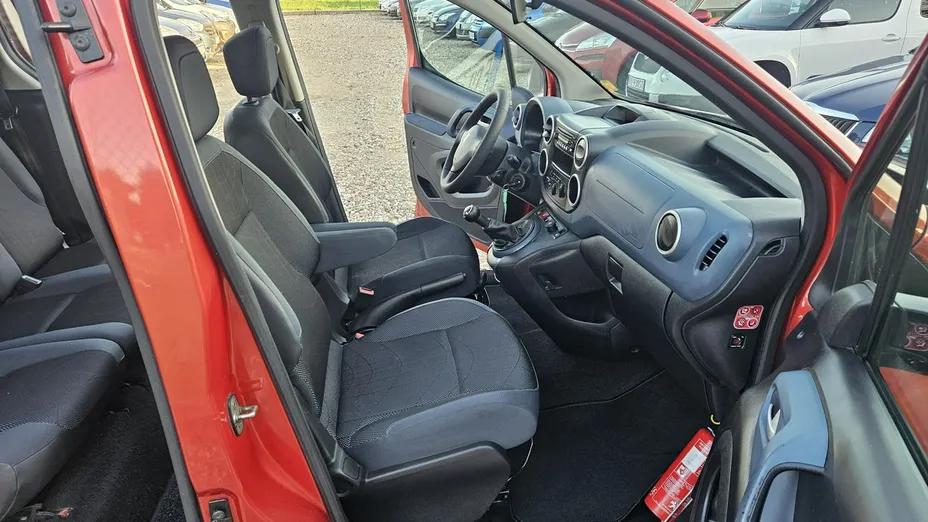 PEUGEOT Partner -