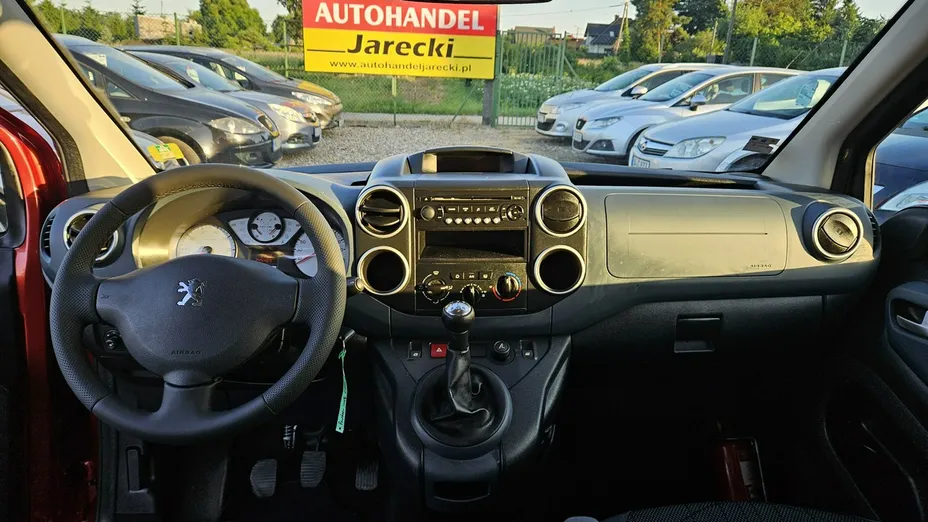 PEUGEOT Partner -