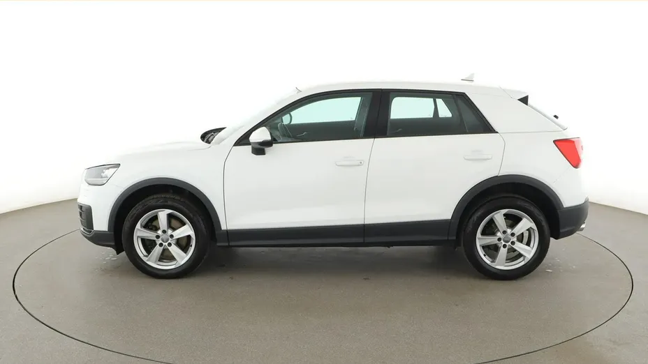 AUDI Q2 -