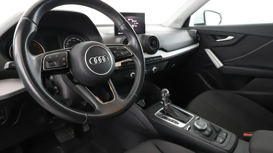 AUDI Q2 -