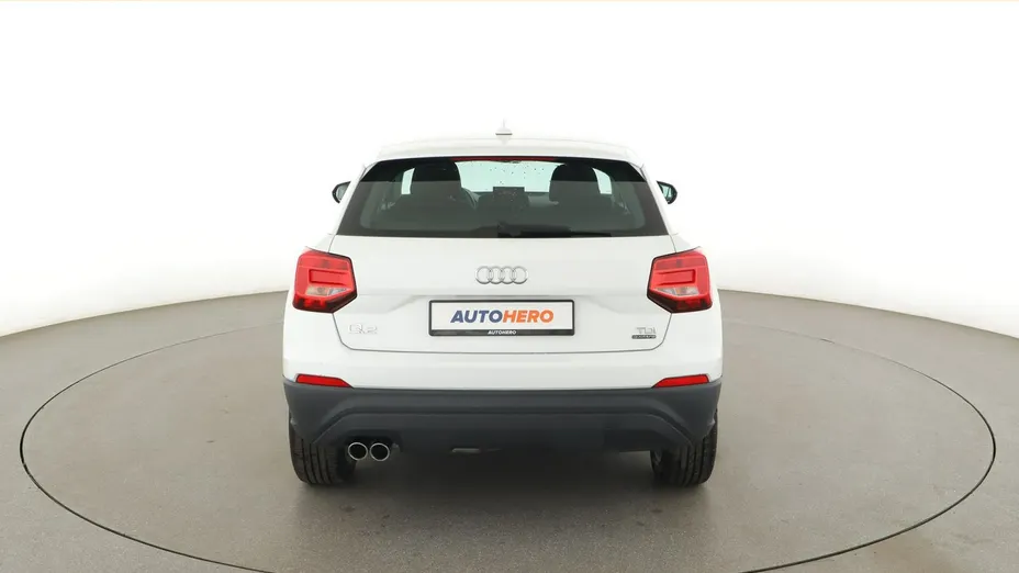 AUDI Q2 -