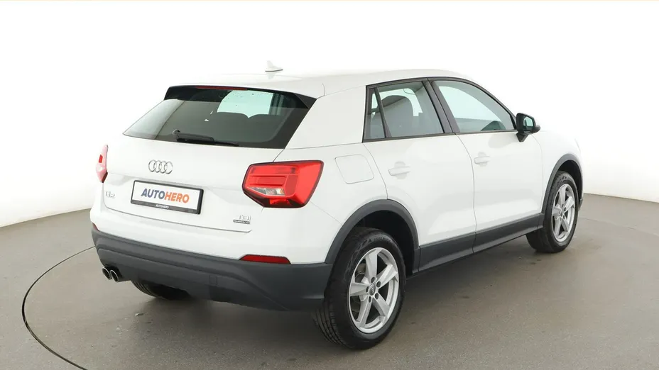 AUDI Q2 -