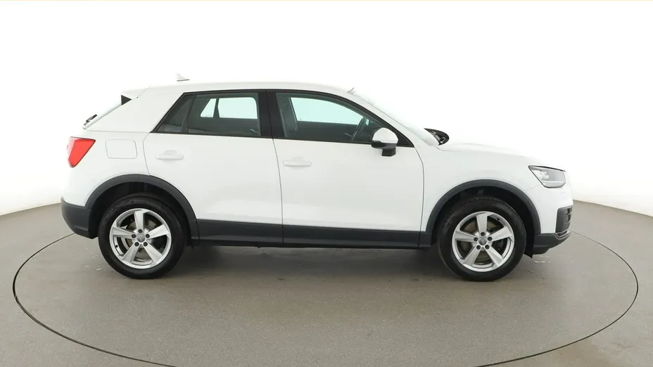 AUDI Q2 -