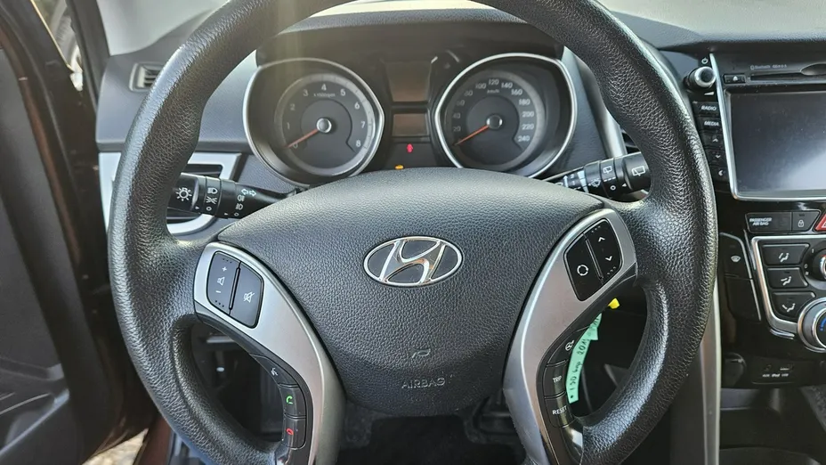 HYUNDAI i30 -