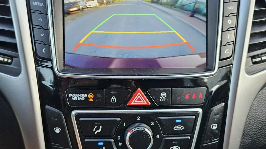 HYUNDAI i30 -