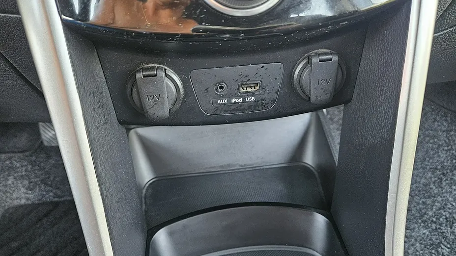 HYUNDAI i30 -