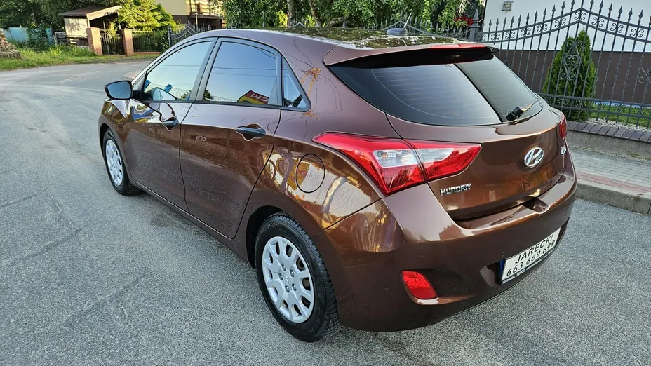 HYUNDAI i30 -