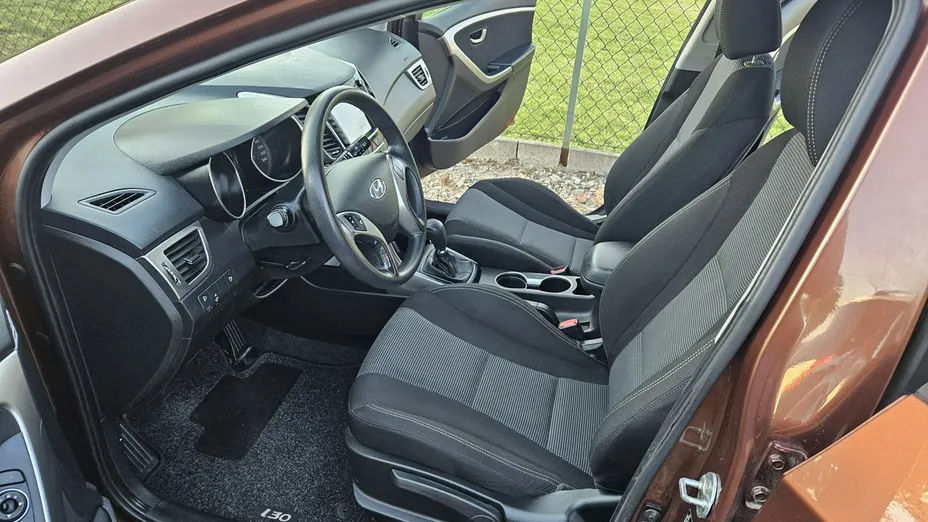 HYUNDAI i30 -
