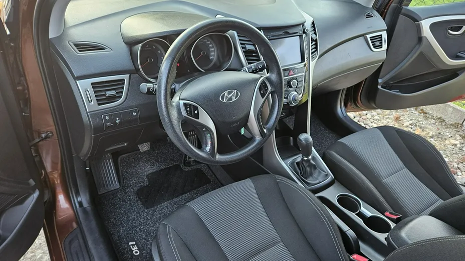 HYUNDAI i30 -