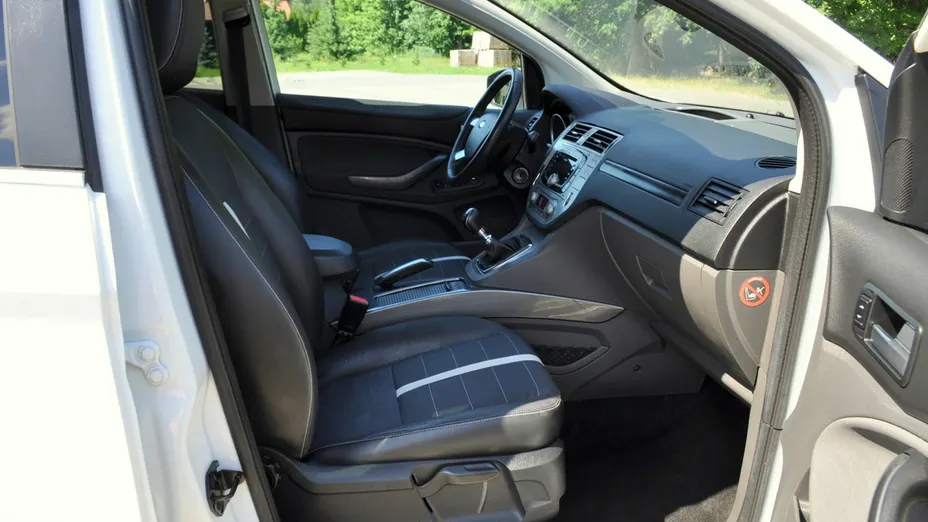 FORD Kuga -